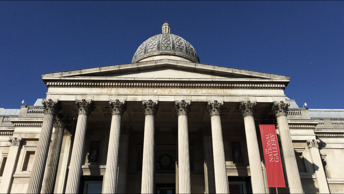 International Student Blogger - Exploring London's Art in a One Day Tour - Outside the National Gallery