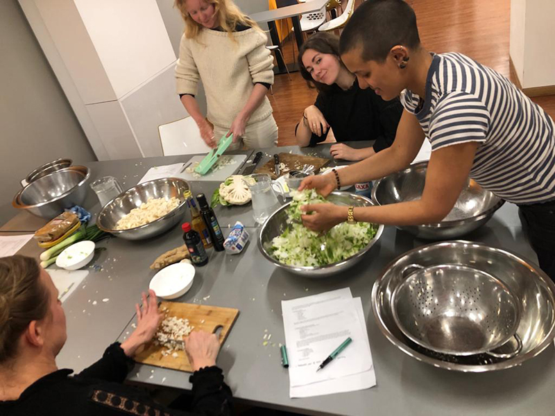 How to be Sustainable as a Student: Part 2_International Student Blogger, Grace Lee_group preparing vegetables