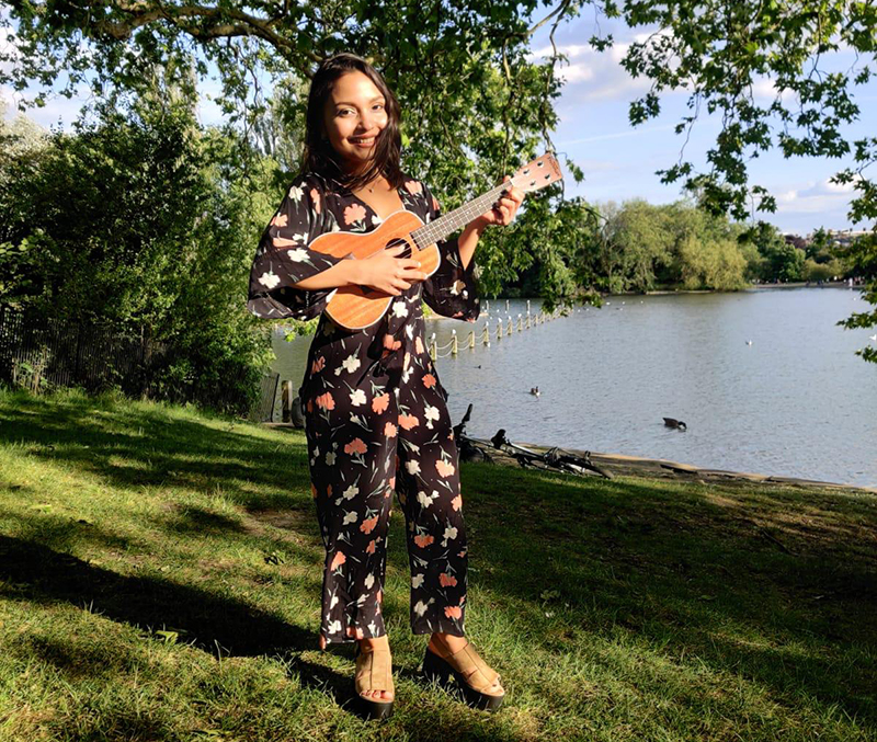 Mindfulness - Happiness Is a Choice_International Student Blogger, Celeste Mejia Avila_Celeste with her ukulele in Regents Park