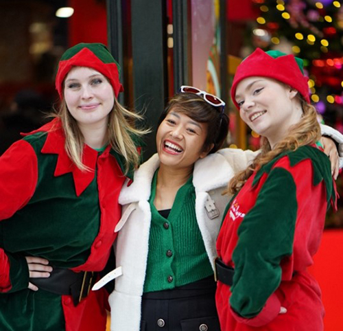 Thao with two elves