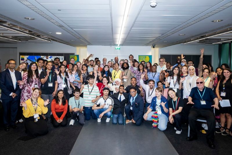 International Welcome Week group photo-London Adventure-800