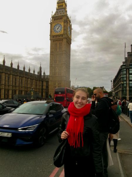 Sveva Cittadini in front of Big Ben-Tate Modern exhibition-London on a Budget: My Tips as a Westminster Student-Sveva Cittadini