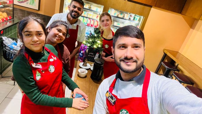 Renata working with friends at Starbucks_My First Weeks at Westminster in London: Arrive, Explore, Succeed-3International Student Blog_Renata Pernegrova