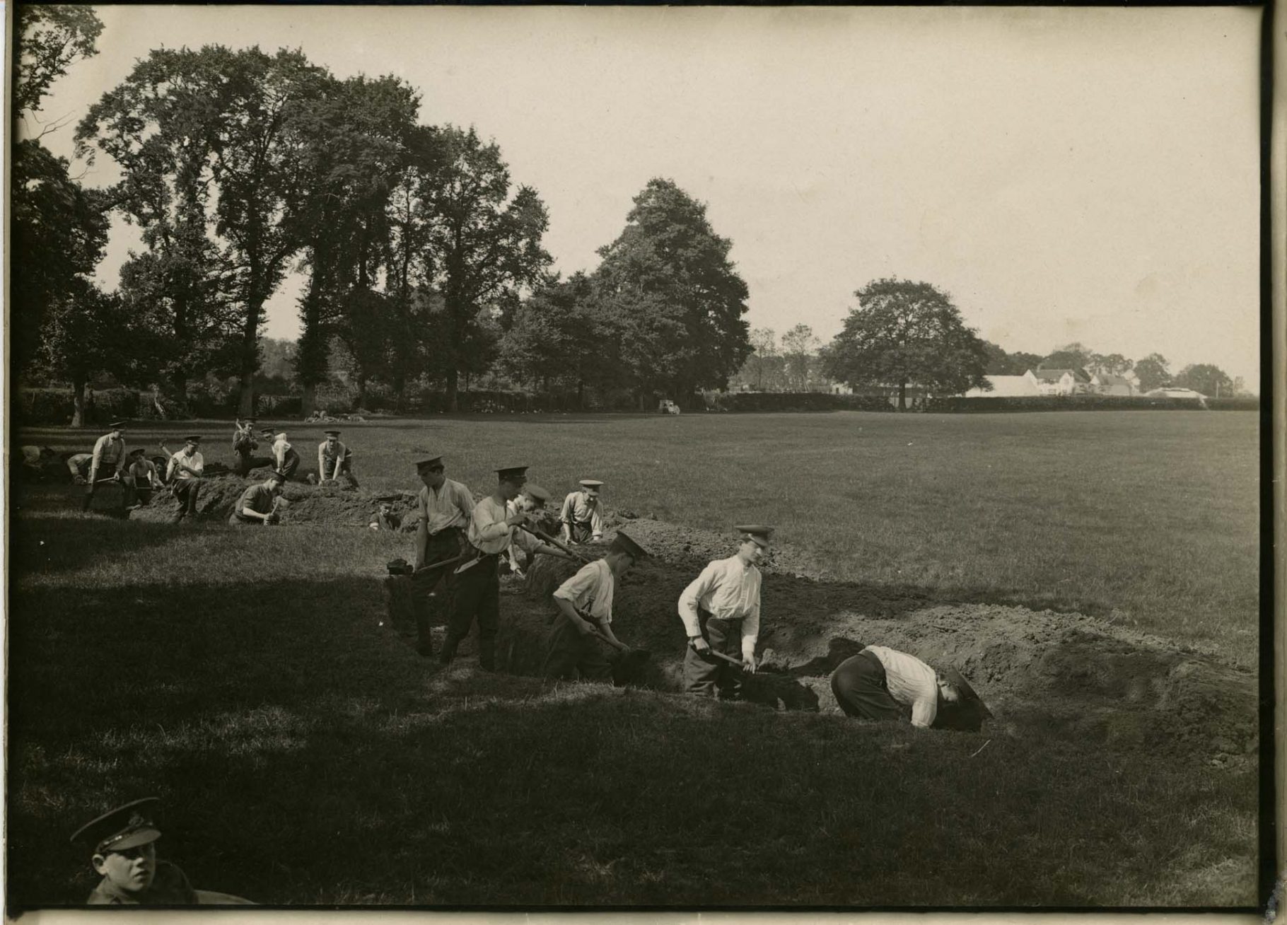 Polytechnic Cadet Corps digging a trench, 1915