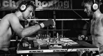 CHESSBOXING: A sport combining strength and reflexion