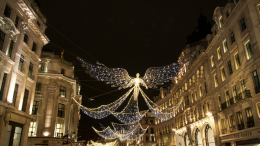 The Spirit of Christmas on Regent Street | Photo by Zhen Guo