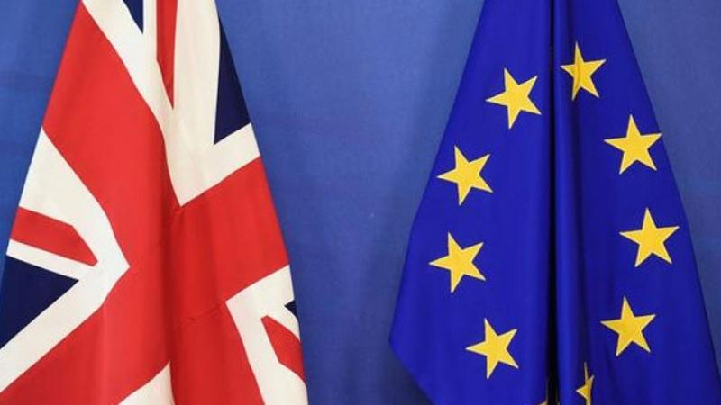 post-Brexit UK/EU flags