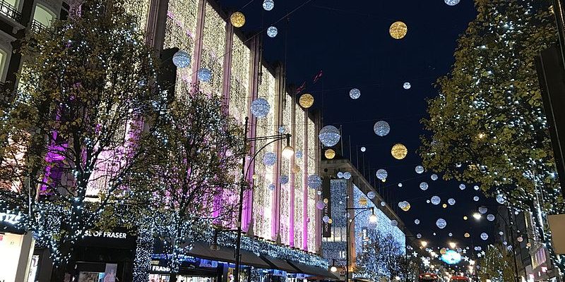 Christmas lights Oxford Street international student bloggers