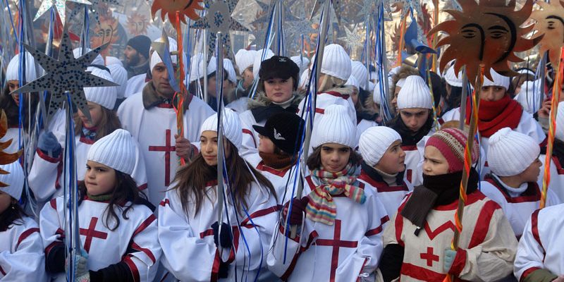 Tbilisi, Georgia. 7th Jan, 2016. Georgian people march during Alilo, a  religious procession, to celebrate the Orthodox Christmas in Tbilisi,  capital of Georgia, on Jan. 7, 2016. Georgians celebrate Christmas on Jan.