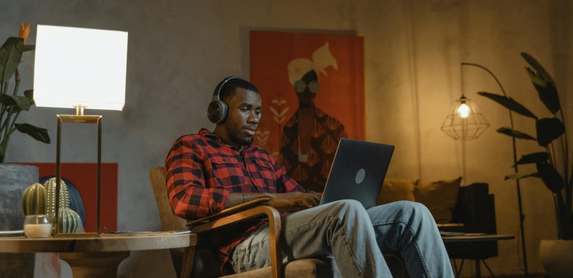 Overcoming Diffi culties: Adapting to Remote Work